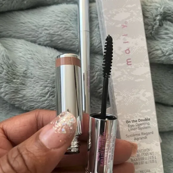 Mally on the double eye opening liner system - Picture 7 of 9